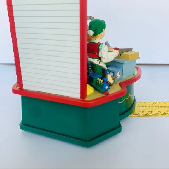 Vintage Animated Musical Santa's Workshop - Picture 9 of 15
